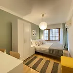 Charming And Central Flat With Balcony In Beyoglu