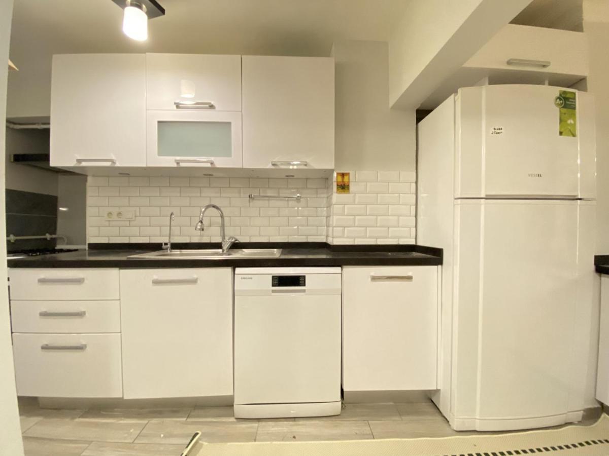 Daire Charming And Central Flat With Balcony In Beyoglu